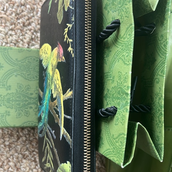 Gucci Tropical Bird continental wallet tropical bird scene 7.5 x 4.25 x 1  EUC - Picture 10 of 14